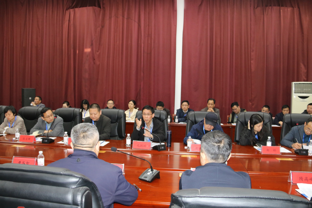 舟山市經(jīng)信局副局長毛潤洲攜舟山市優(yōu)秀企業(yè)家代表一行40余人蒞臨銳智股份調(diào)研考察！