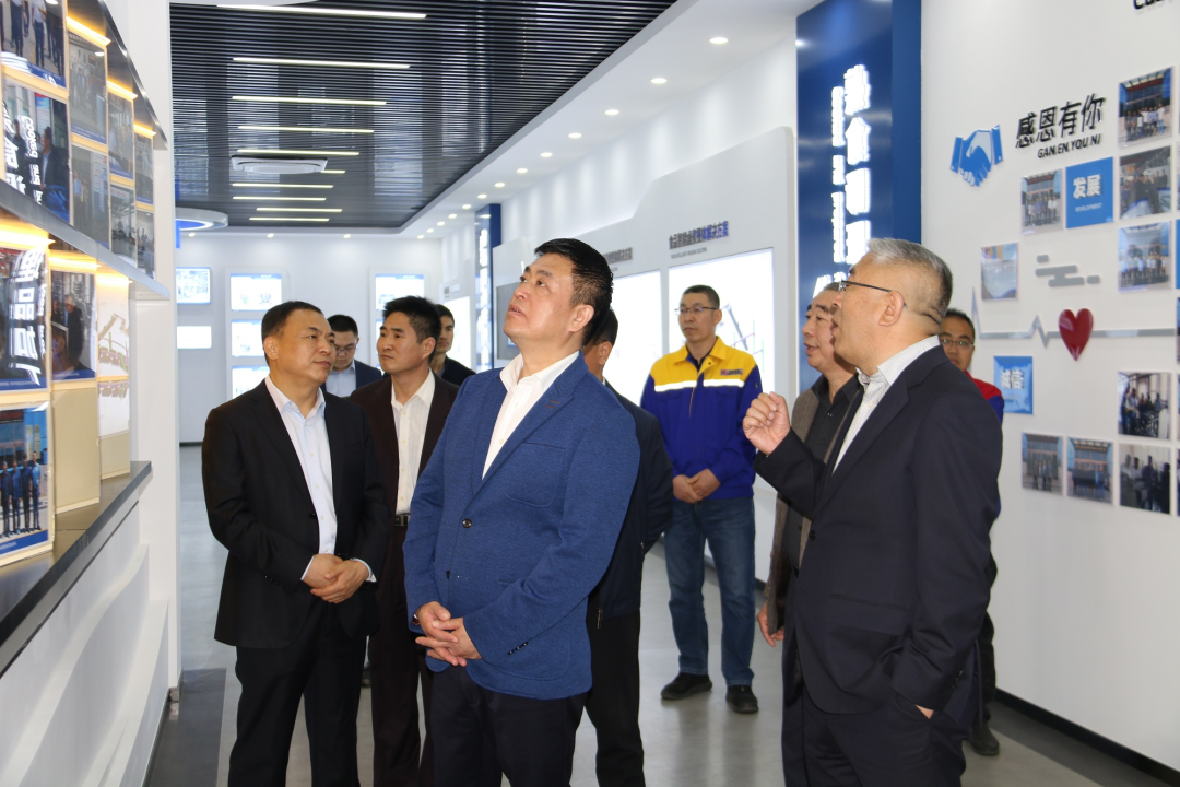 青島市政協(xié)副主席、市工商聯(lián)主席崔作一行蒞臨銳智股份調(diào)研考察